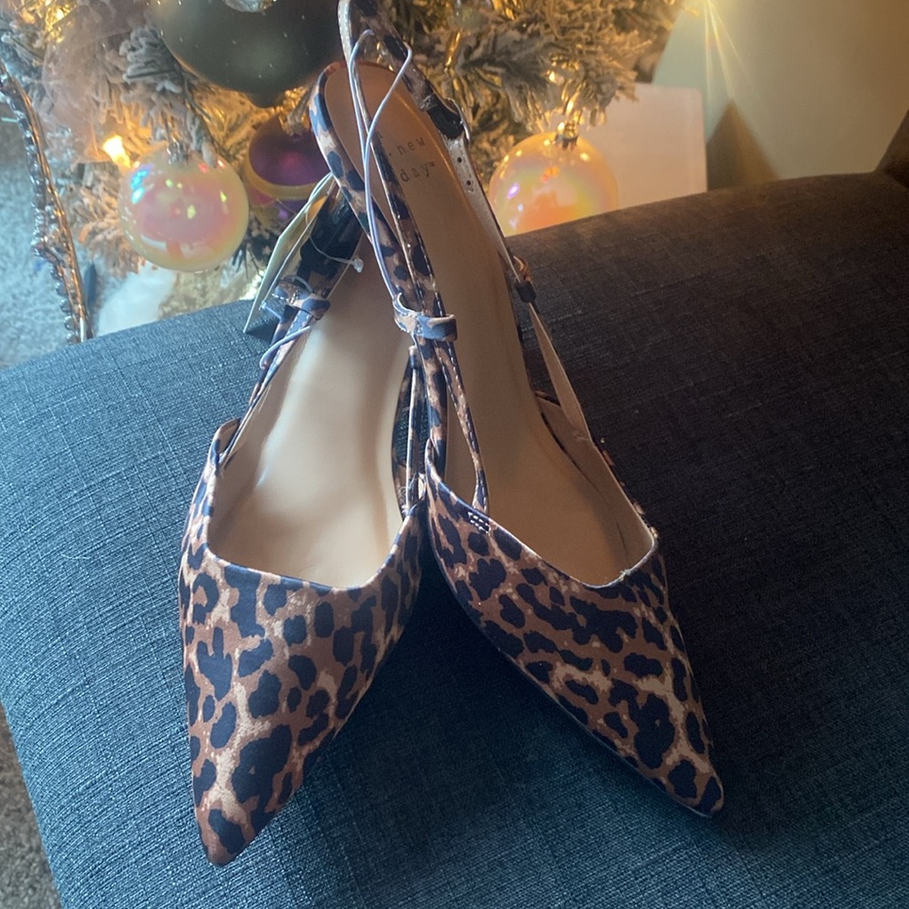 A new day Annette memory foam cheetah low heels